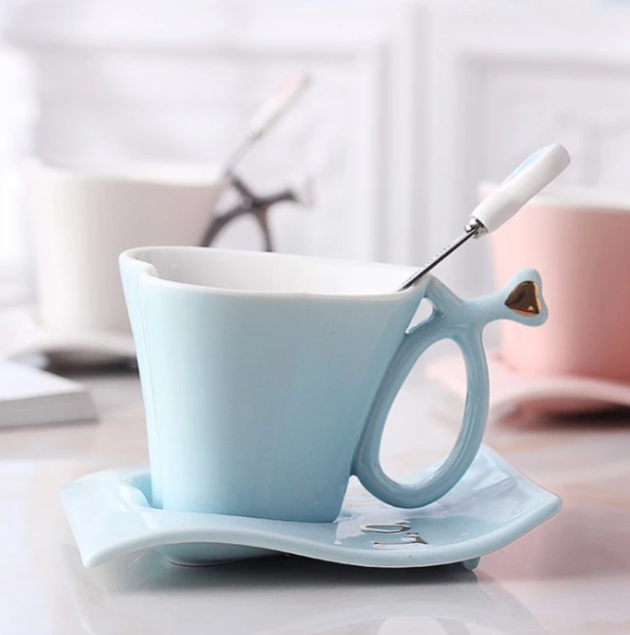Love mug with spoon and tray
